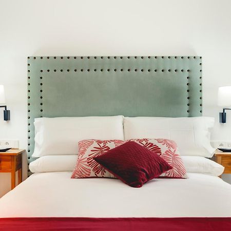 Apartamentos Turisticos La Plaza Чипиона Экстерьер фото