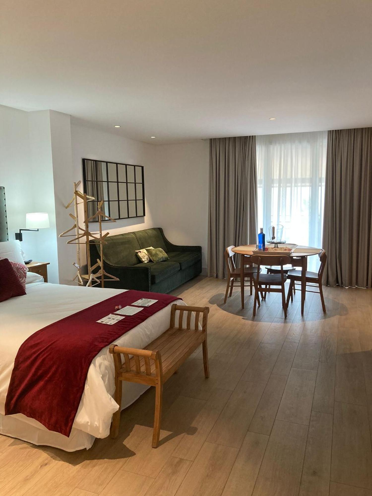 Apartamentos Turisticos La Plaza Чипиона Экстерьер фото