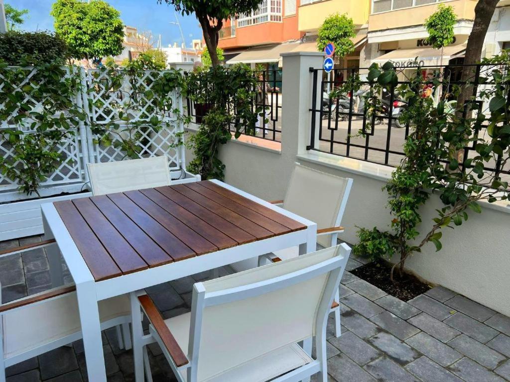 Apartamentos Turisticos La Plaza Чипиона Экстерьер фото