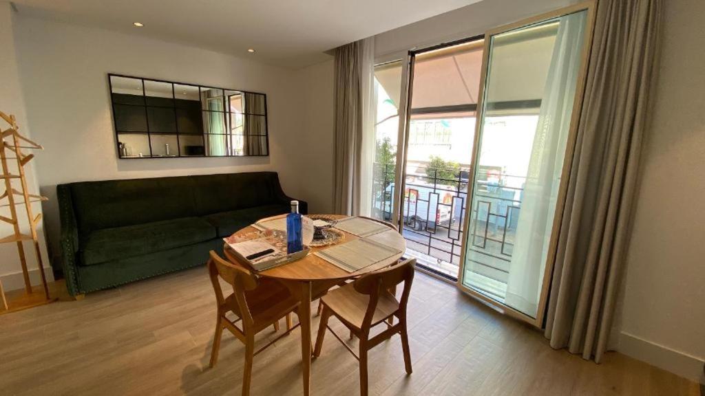 Apartamentos Turisticos La Plaza Чипиона Экстерьер фото
